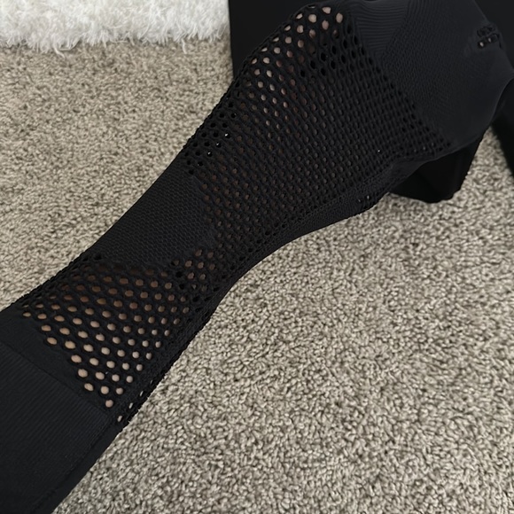 Cut Out Mesh detail Leggings - Picture 2 of 7